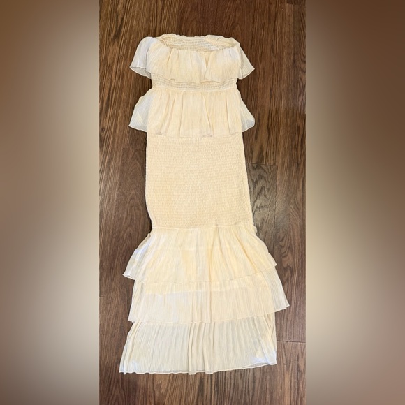 Strapless Smocked Bodice Dress - Picture 4 of 7